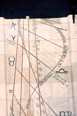Haut de la méridienne.